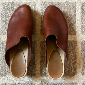 Bryr Clog-Classic Worker Clog in Sienna